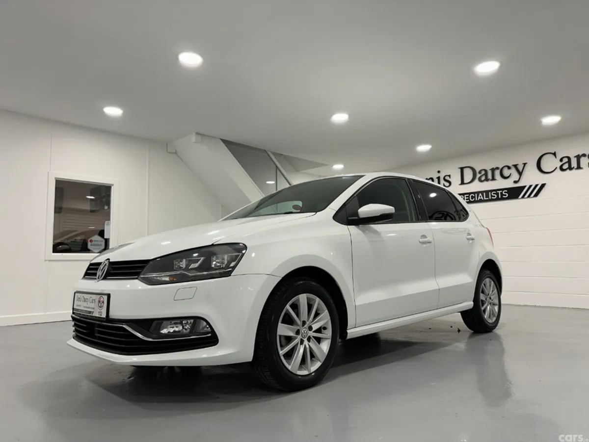 Volkswagen Polo Hatchback, Petrol, 2015, White