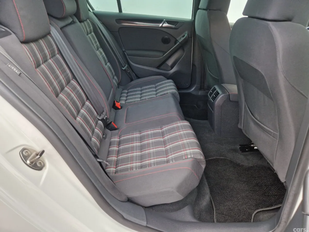 Volkswagen Golf Hatchback, Petrol, 2012, White
