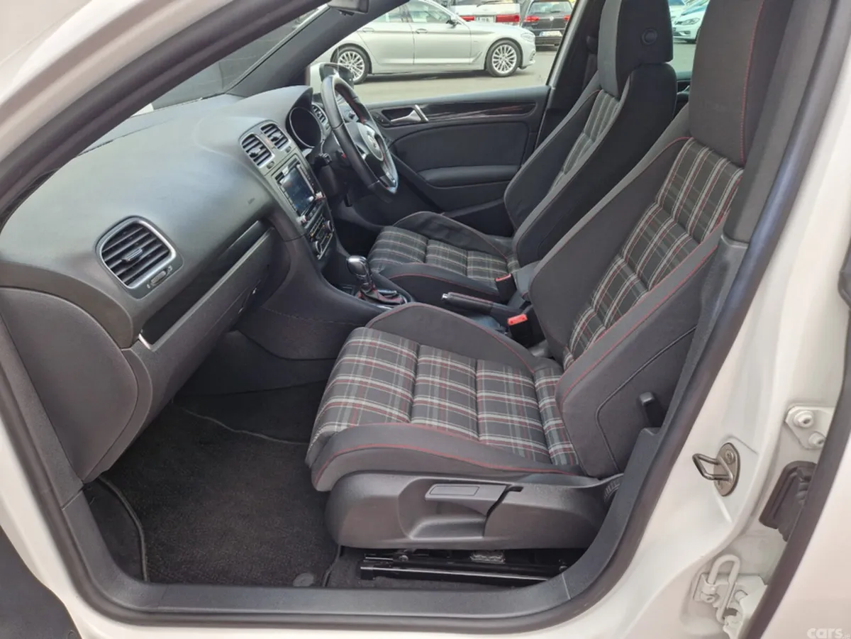 Volkswagen Golf Hatchback, Petrol, 2012, White