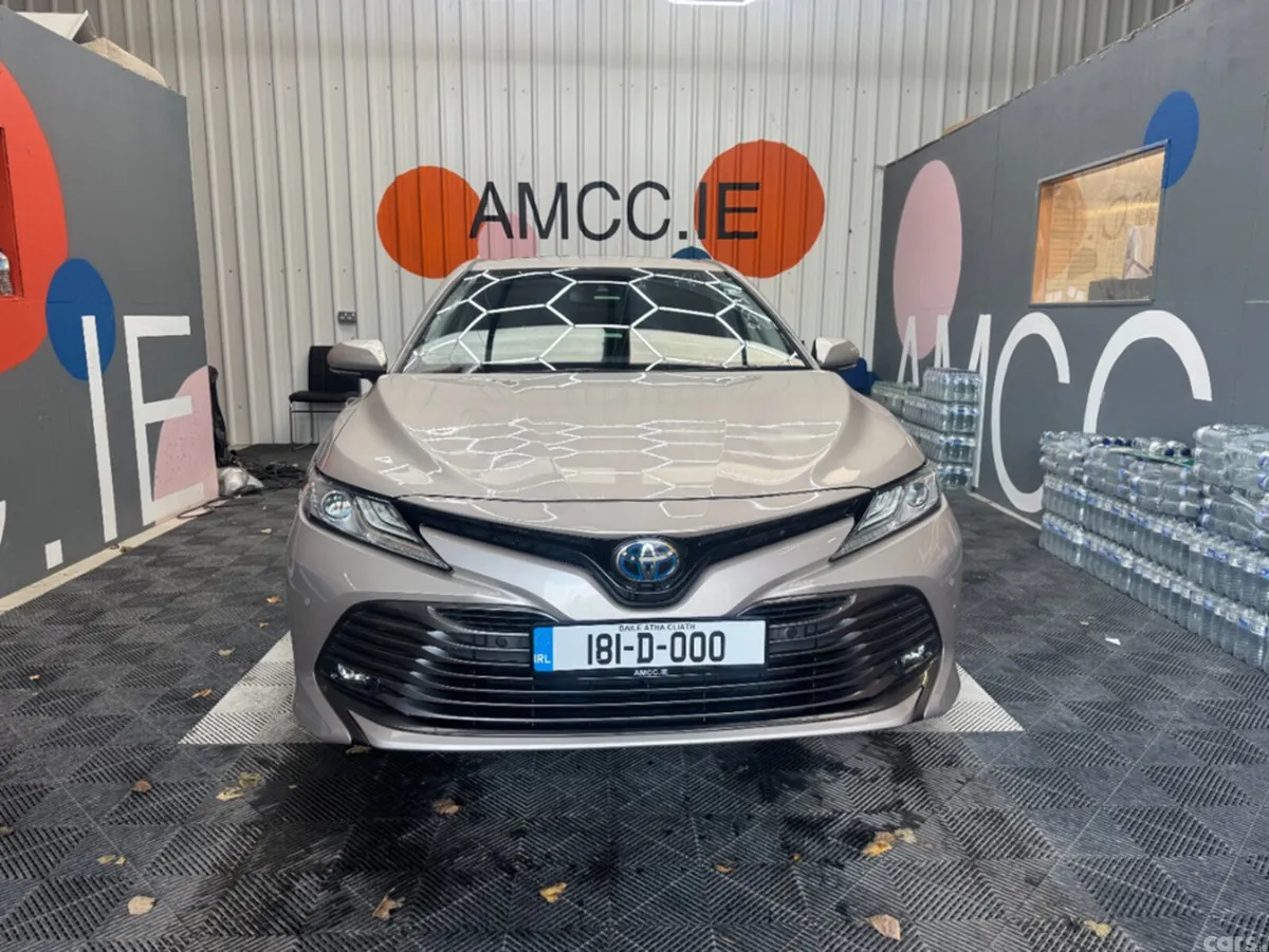 Toyota Camry Saloon, Petrol Hybrid, 2018, Silver