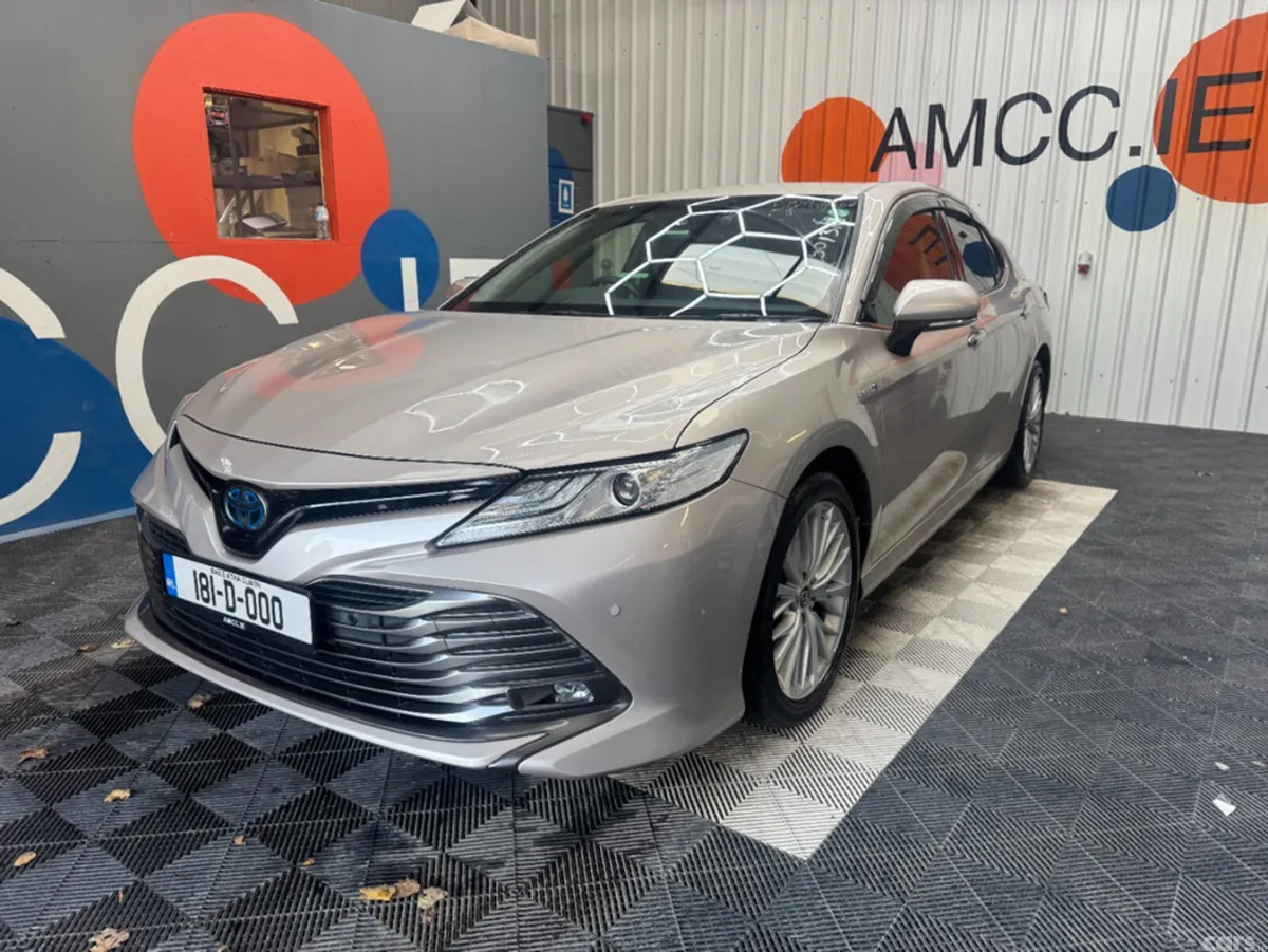 Toyota Camry Saloon, Petrol Hybrid, 2018, Silver