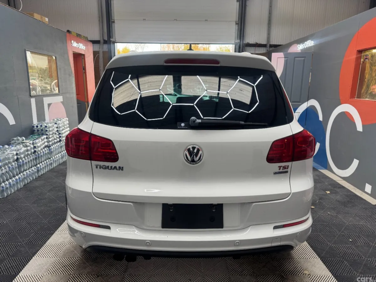 Volkswagen Tiguan SUV, Petrol, 2014, White