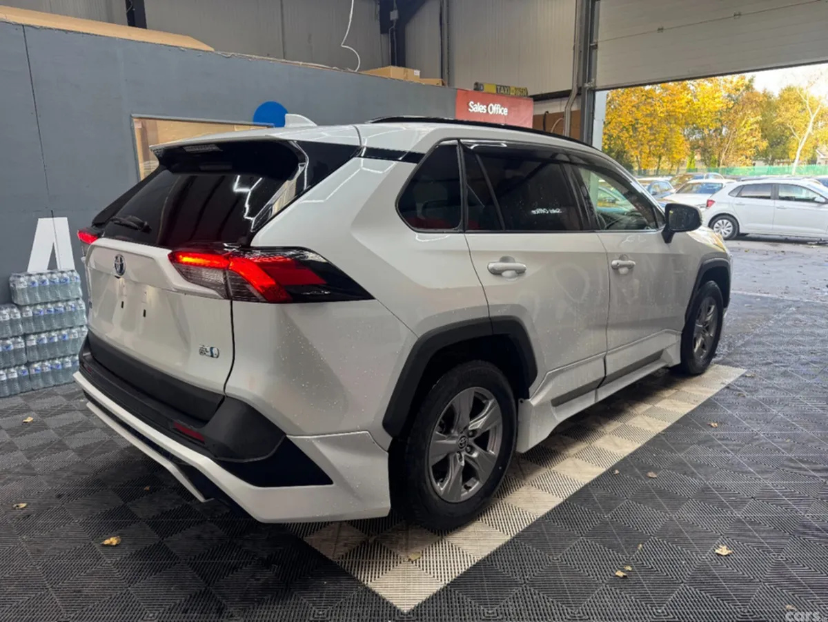 Toyota RAV4 SUV, Petrol Hybrid, 2023, White