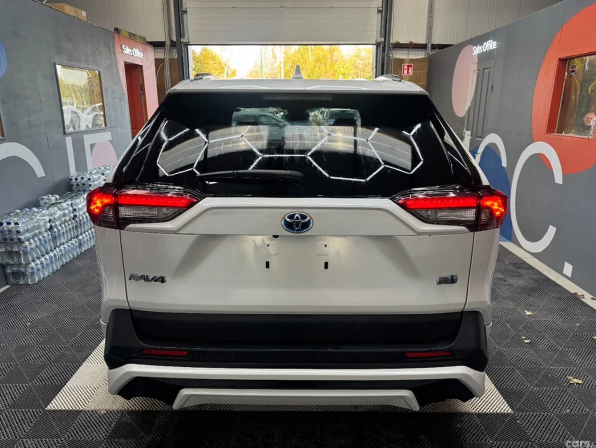 Toyota RAV4 SUV, Petrol Hybrid, 2023, White