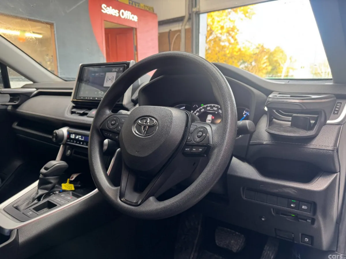 Toyota RAV4 SUV, Petrol Hybrid, 2023, White