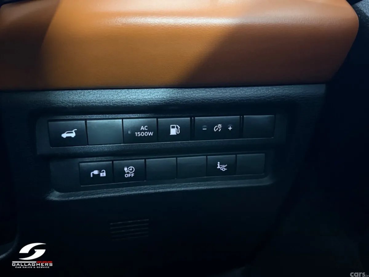 Mitsubishi Outlander SUV, Petrol Plug-in Hybrid, 2023, White