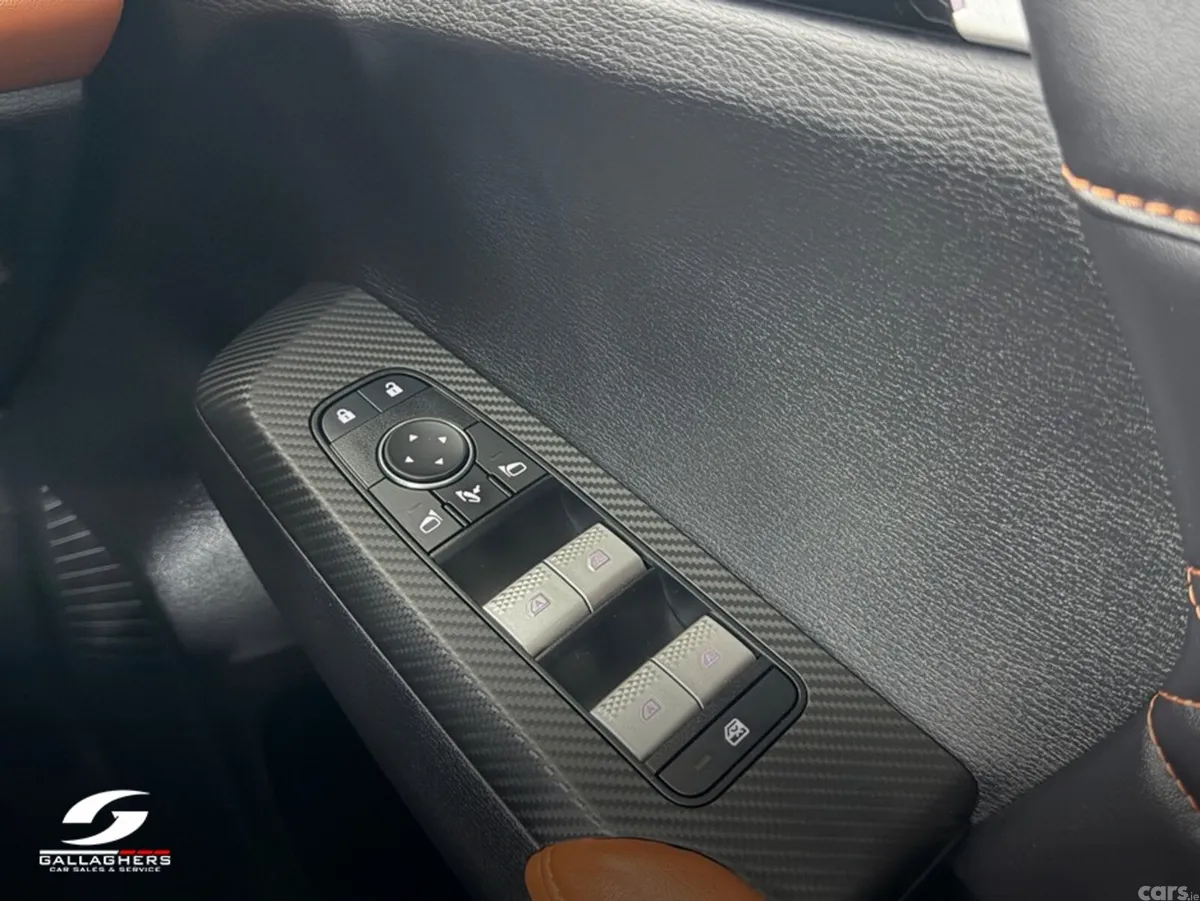 Mitsubishi Outlander SUV, Petrol Plug-in Hybrid, 2023, White