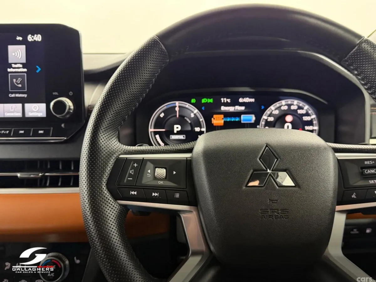 Mitsubishi Outlander SUV, Petrol Plug-in Hybrid, 2023, White