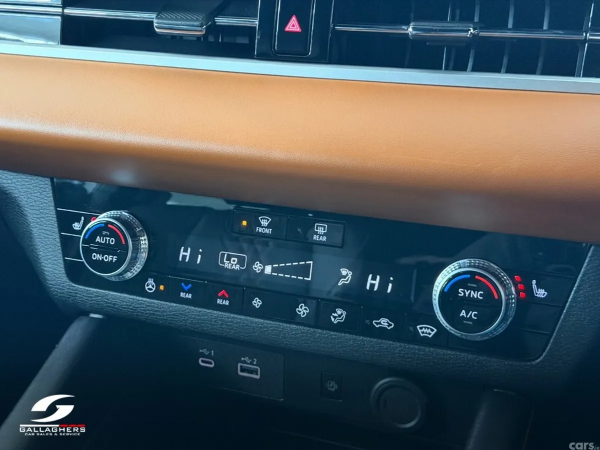 Mitsubishi Outlander SUV, Petrol Plug-in Hybrid, 2023, White