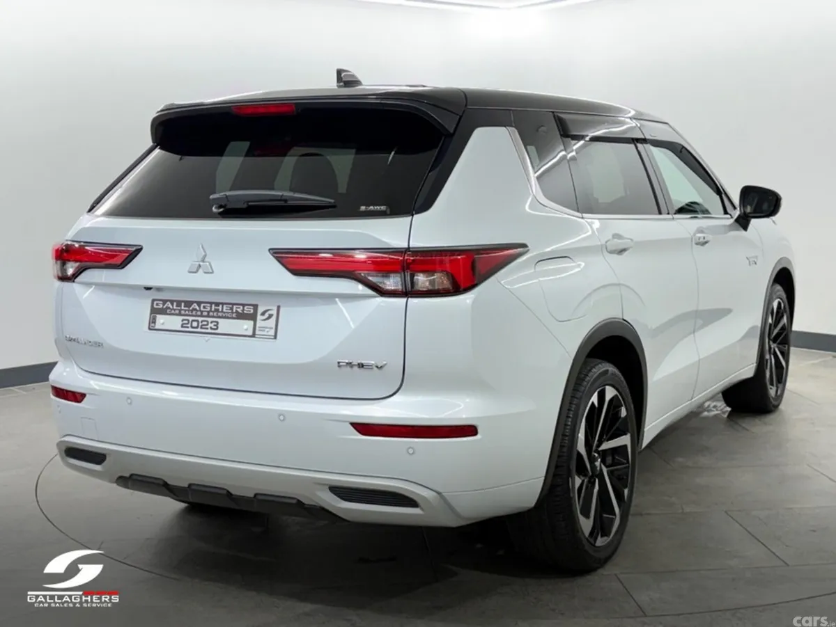 Mitsubishi Outlander SUV, Petrol Plug-in Hybrid, 2023, White