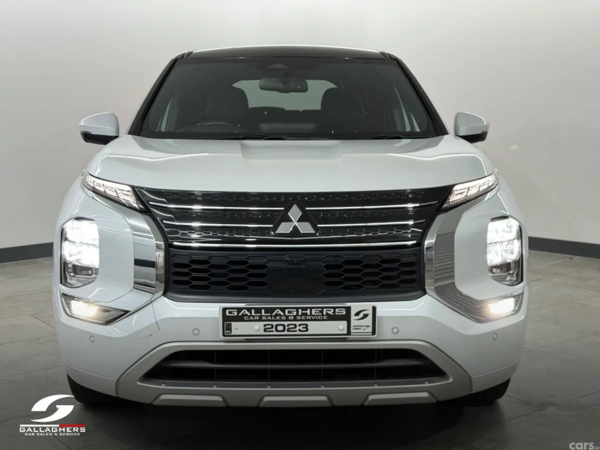 Mitsubishi Outlander SUV, Petrol Plug-in Hybrid, 2023, White