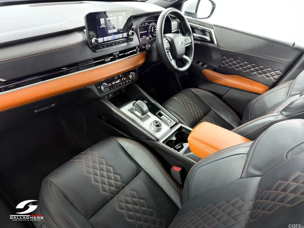 Mitsubishi Outlander SUV, Petrol Plug-in Hybrid, 2023, White