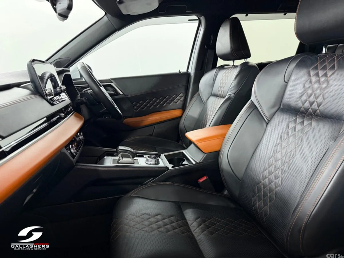 Mitsubishi Outlander SUV, Petrol Plug-in Hybrid, 2023, White