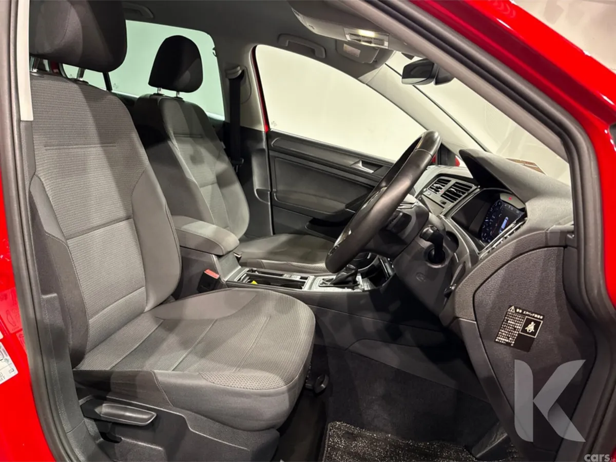 Volkswagen Golf Hatchback, Petrol, 2018, Red