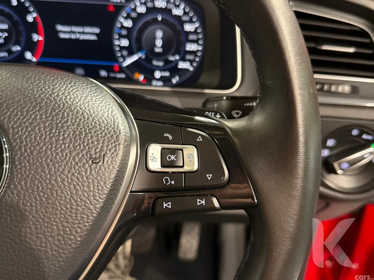 Volkswagen Golf Hatchback, Petrol, 2018, Red
