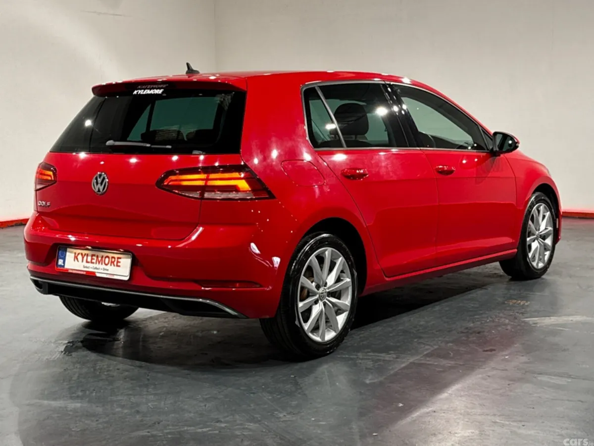 Volkswagen Golf Hatchback, Petrol, 2018, Red