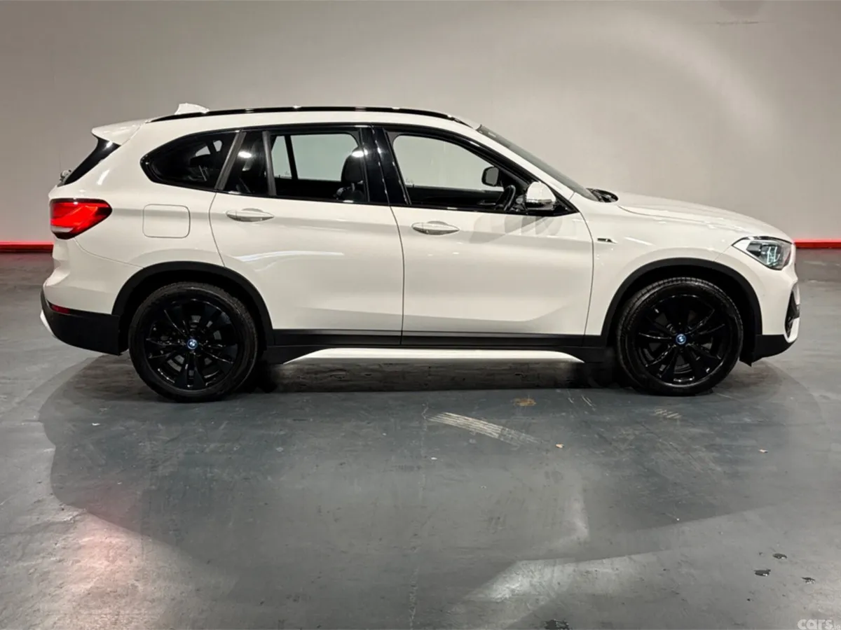 BMW X1 SUV, Petrol Plug-in Hybrid, 2022, White