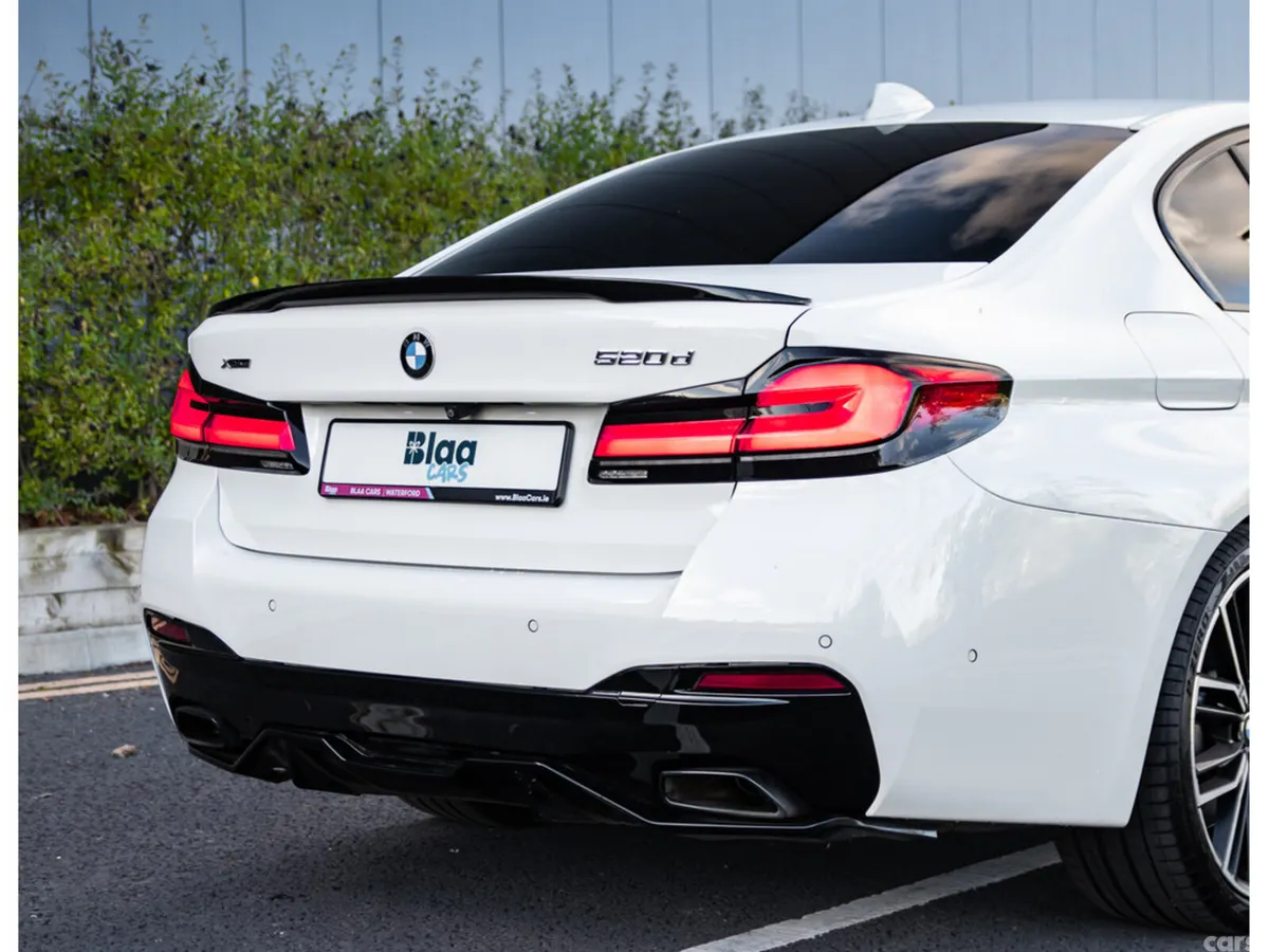 BMW 5-Series Saloon, Diesel Hybrid, 2020, White