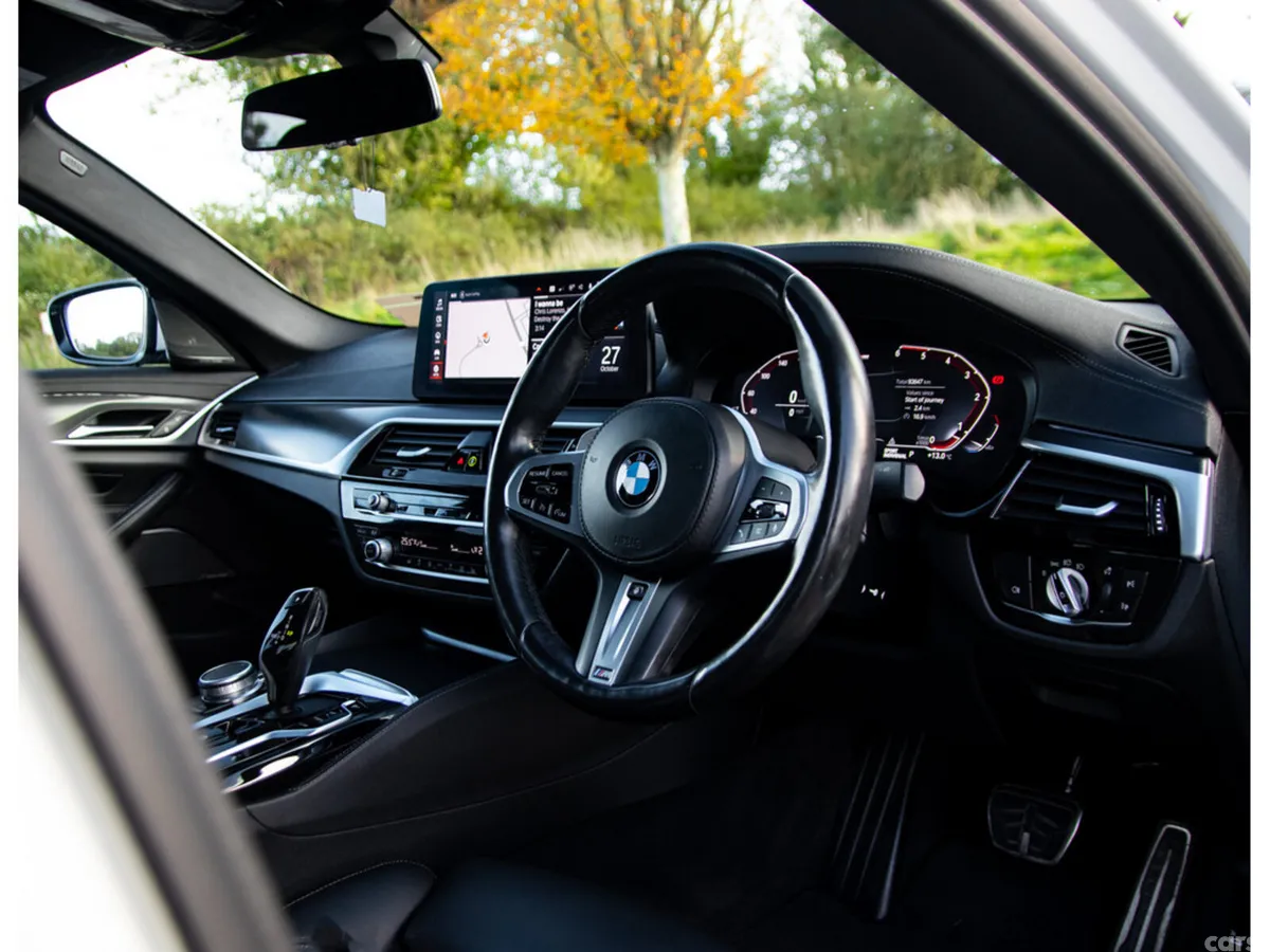 BMW 5-Series Saloon, Diesel Hybrid, 2020, White