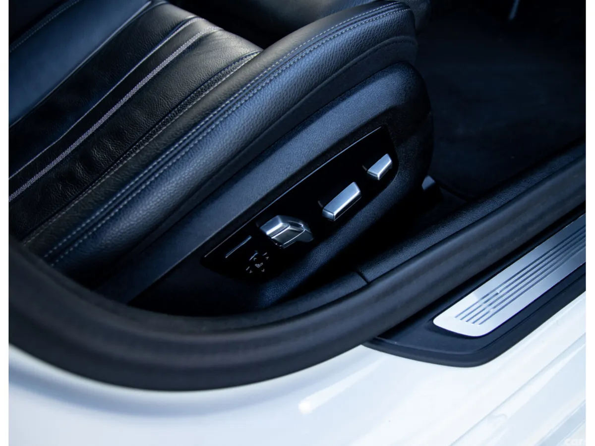 BMW 5-Series Saloon, Diesel Hybrid, 2020, White