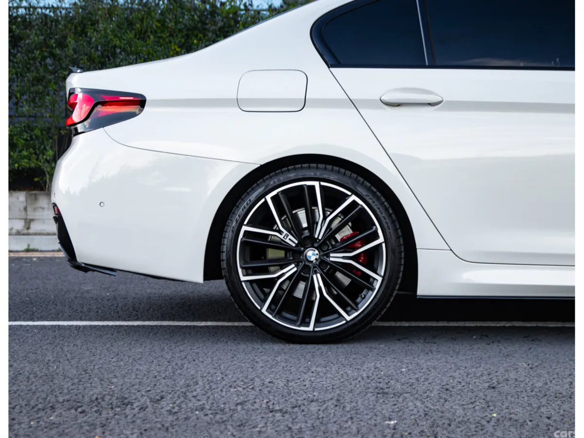 BMW 5-Series Saloon, Diesel Hybrid, 2020, White