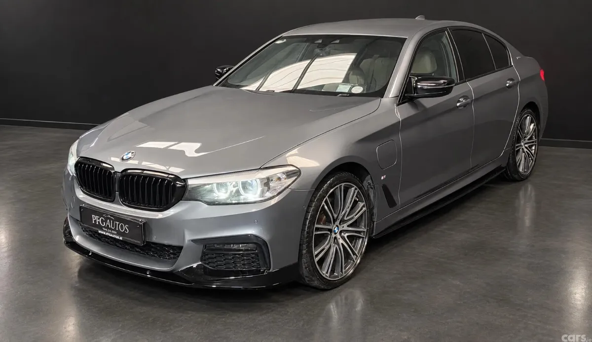 BMW 5-Series Saloon, Petrol Plug-in Hybrid, 2018, Blue