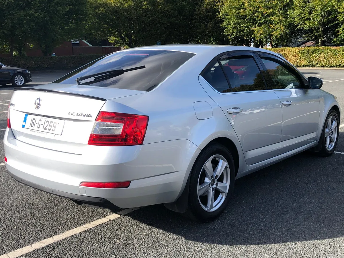 Skoda Octavia Saloon, Diesel, 2016, Silver