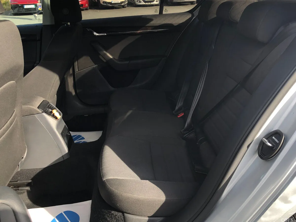 Skoda Octavia Saloon, Diesel, 2016, Silver