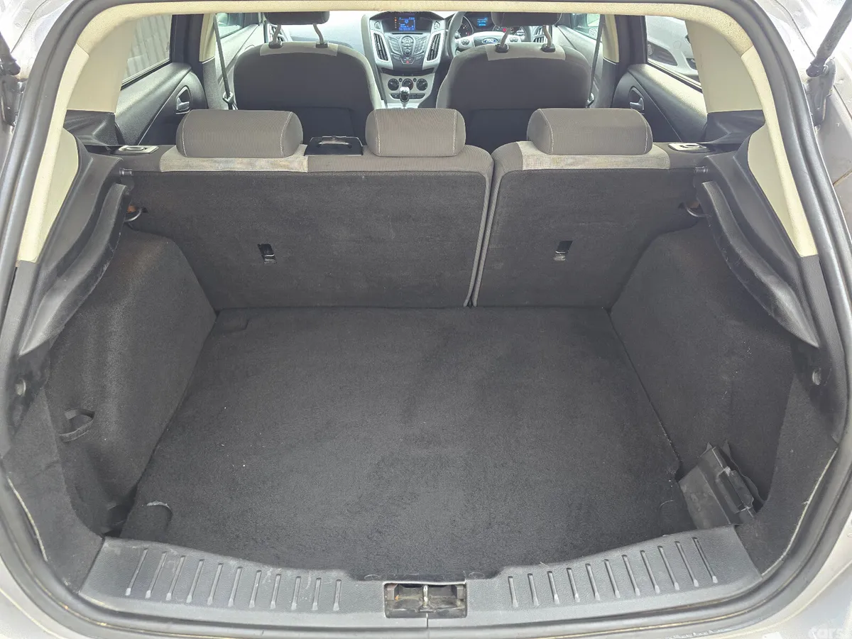 Ford Focus Hatchback, Diesel, 2012, Silver