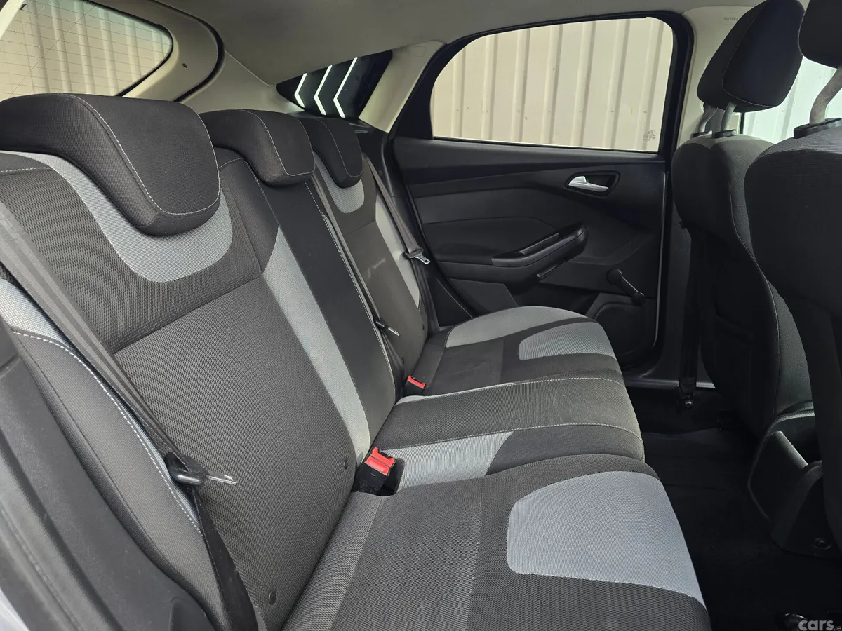Ford Focus Hatchback, Diesel, 2012, Silver