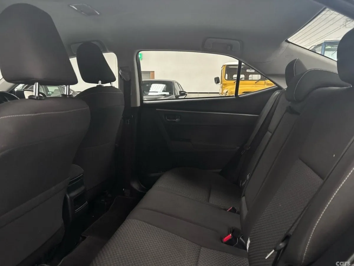 Toyota Corolla Saloon, Diesel, 2016, Black