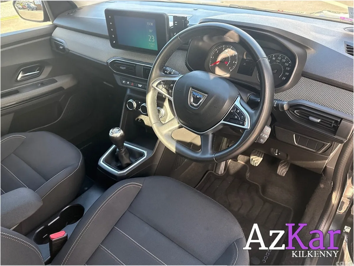 Dacia Jogger MPV, Petrol, 2023, Grey