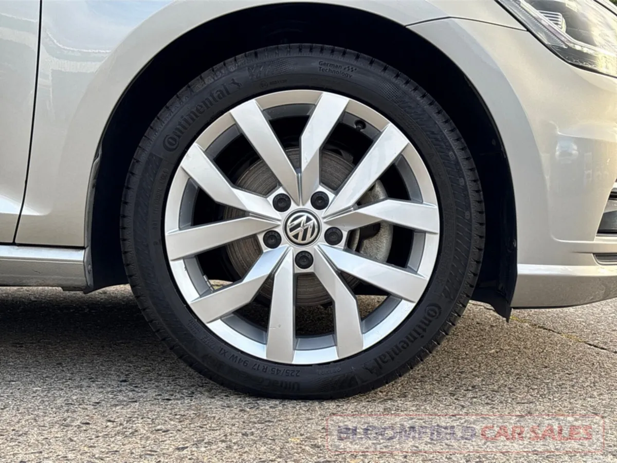Volkswagen Golf Hatchback, Petrol, 2017, White