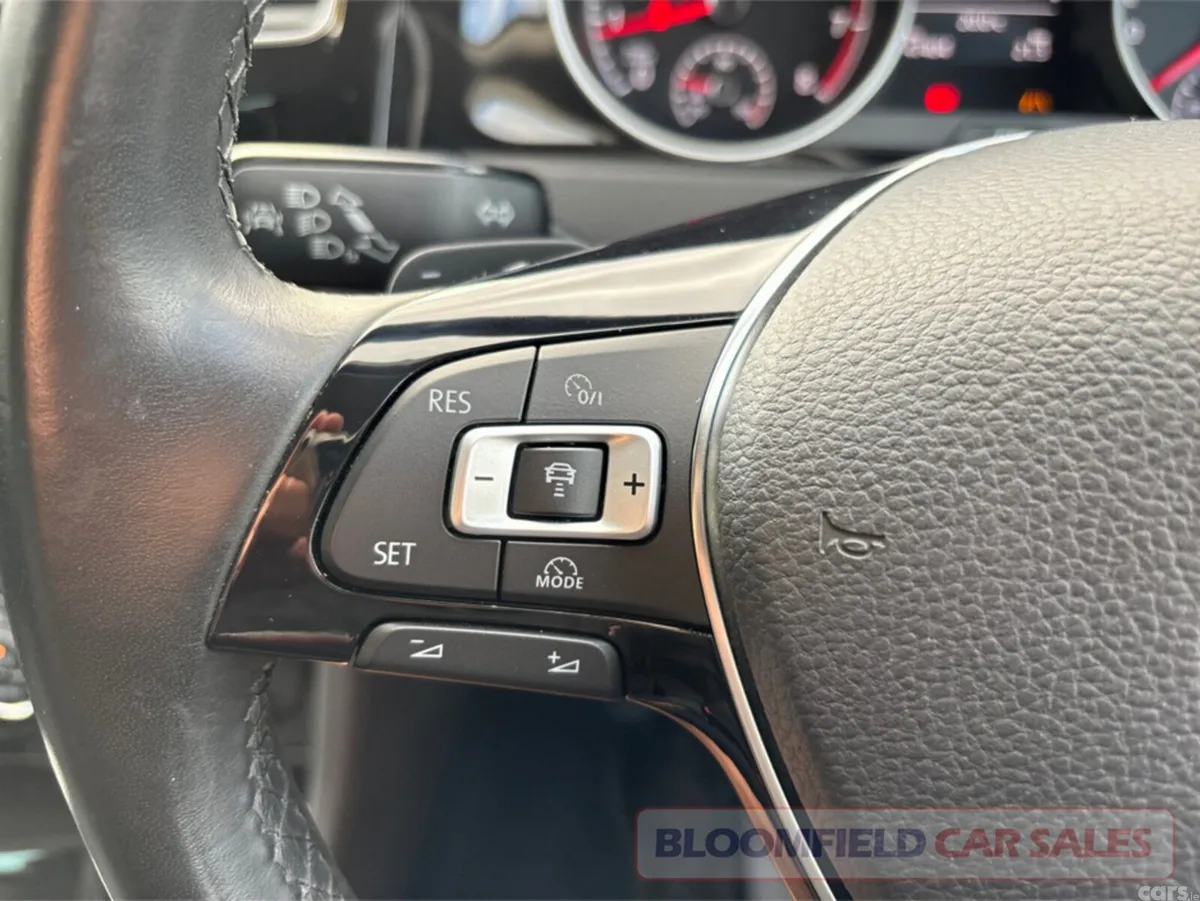 Volkswagen Golf Hatchback, Petrol, 2017, White