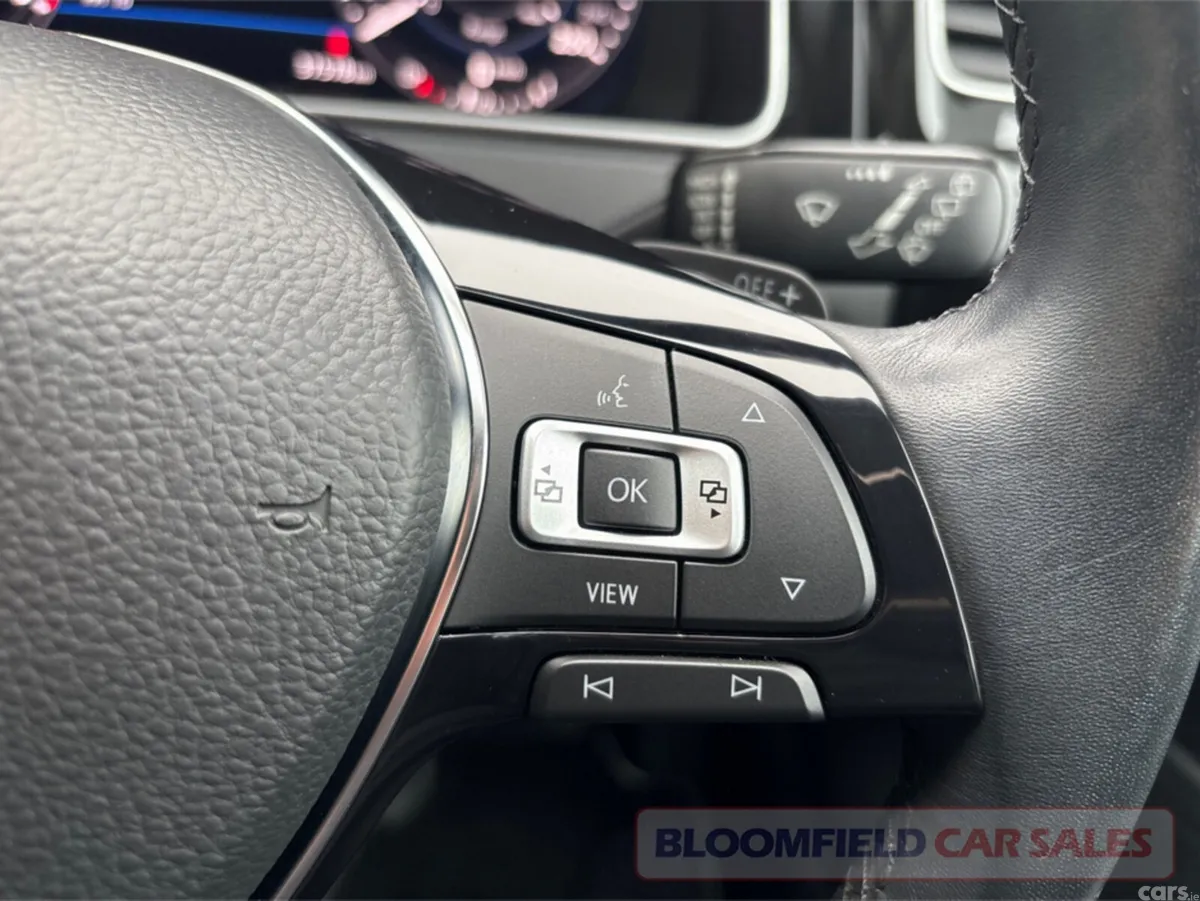 Volkswagen Golf Hatchback, Petrol, 2019, White