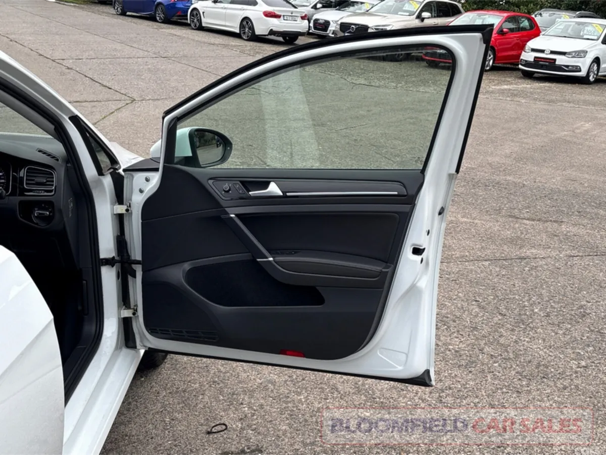 Volkswagen Golf Hatchback, Petrol, 2019, White