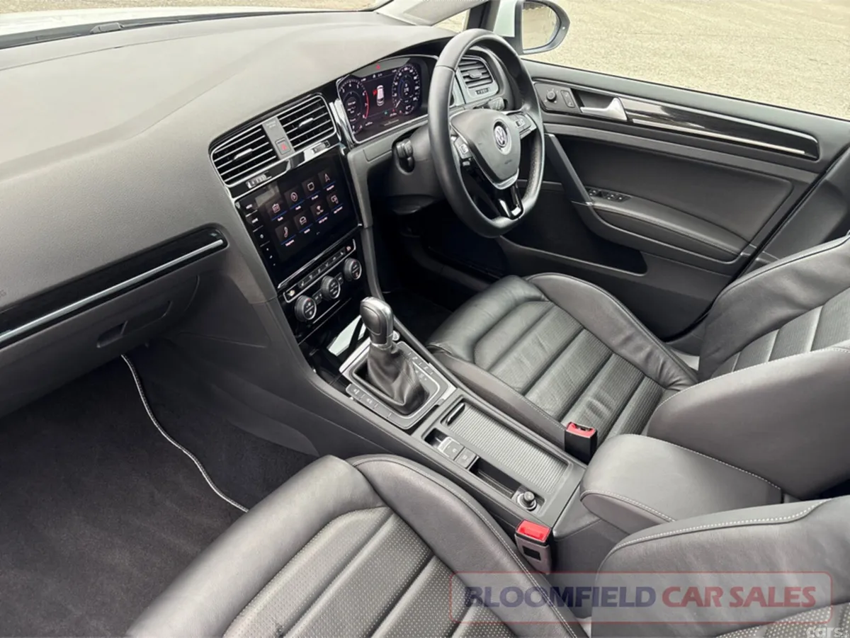 Volkswagen Golf Hatchback, Petrol, 2019, White