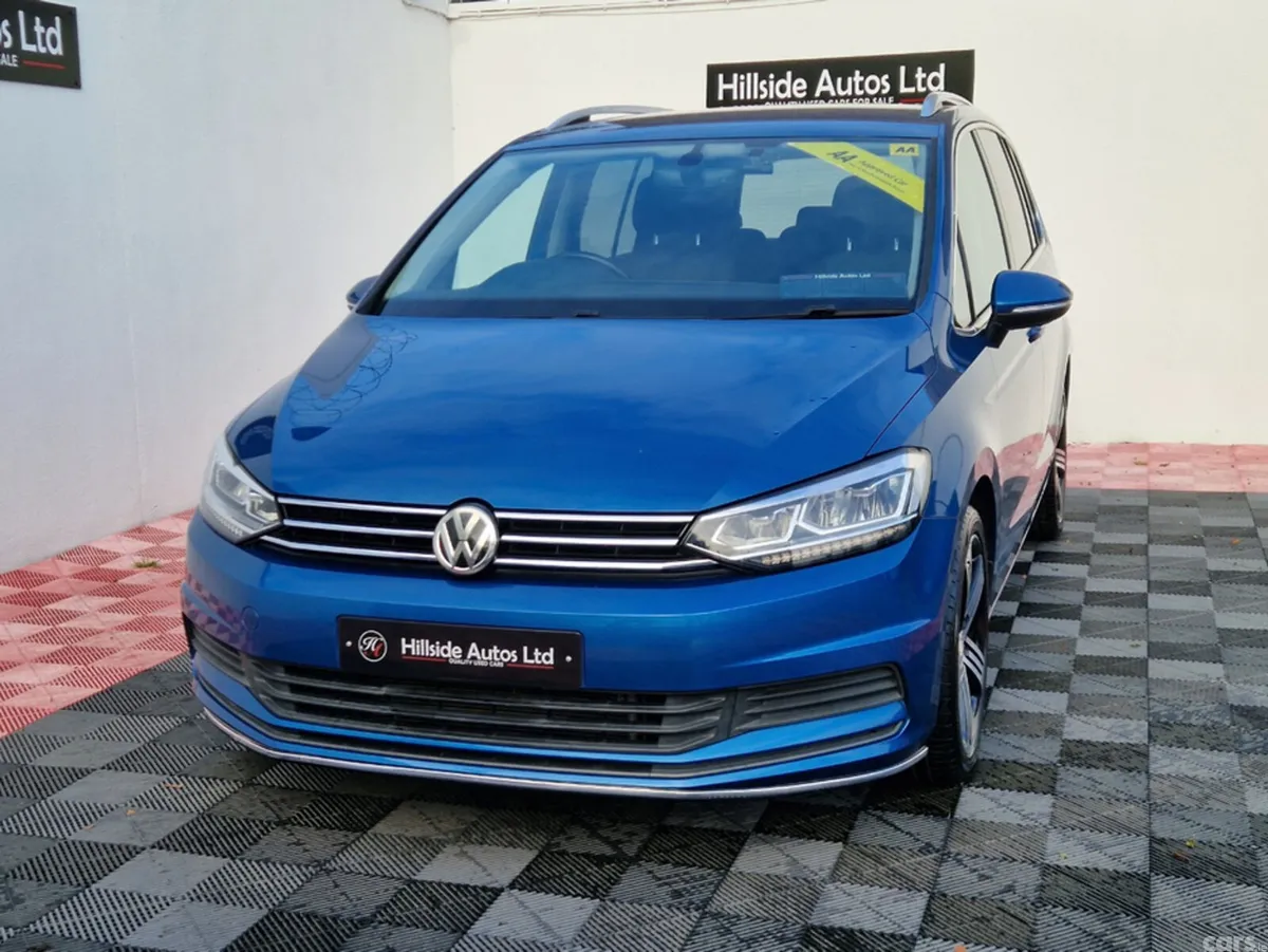Volkswagen Touran SUV, Petrol, 2017, Blue