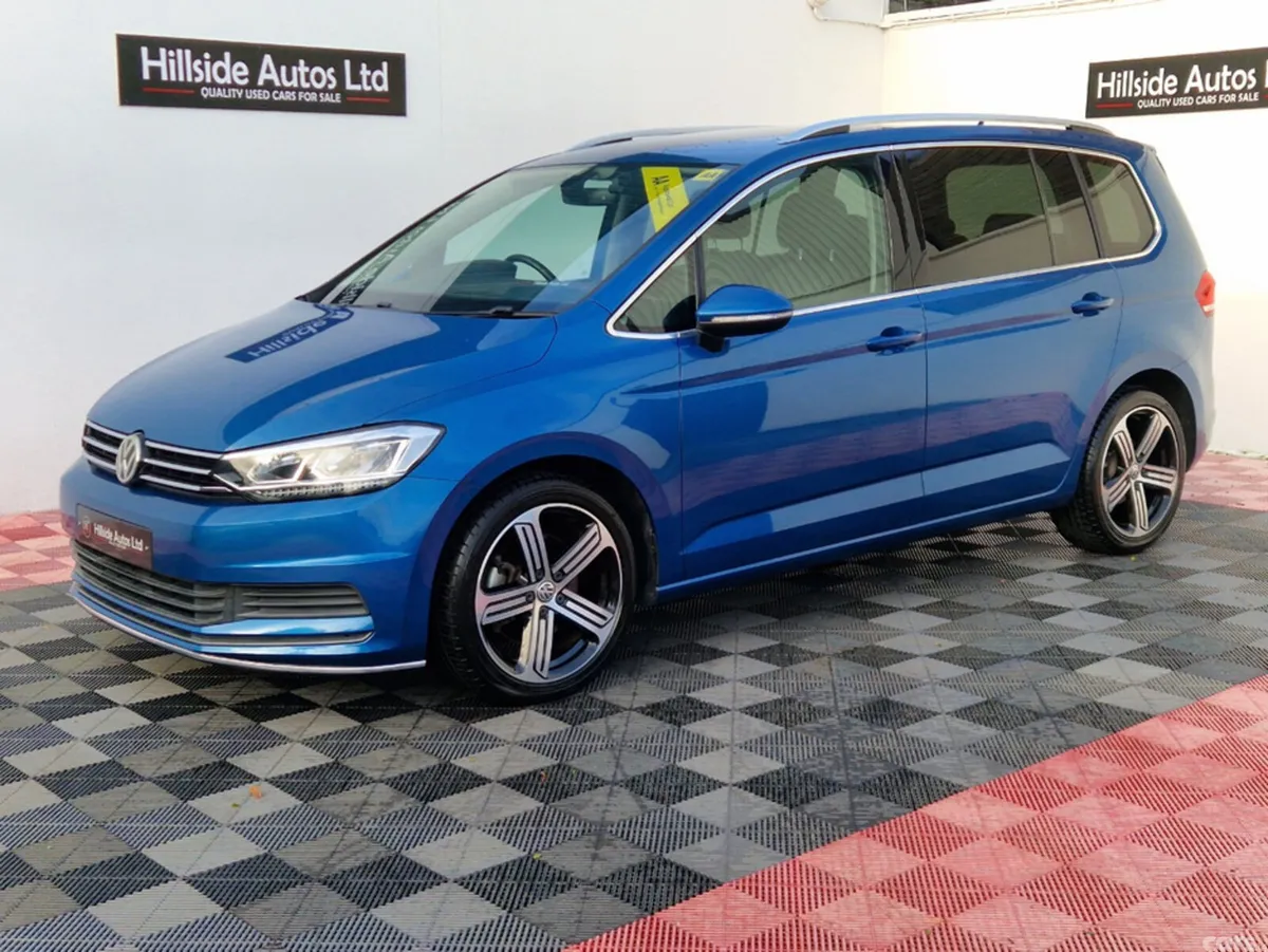 Volkswagen Touran SUV, Petrol, 2017, Blue