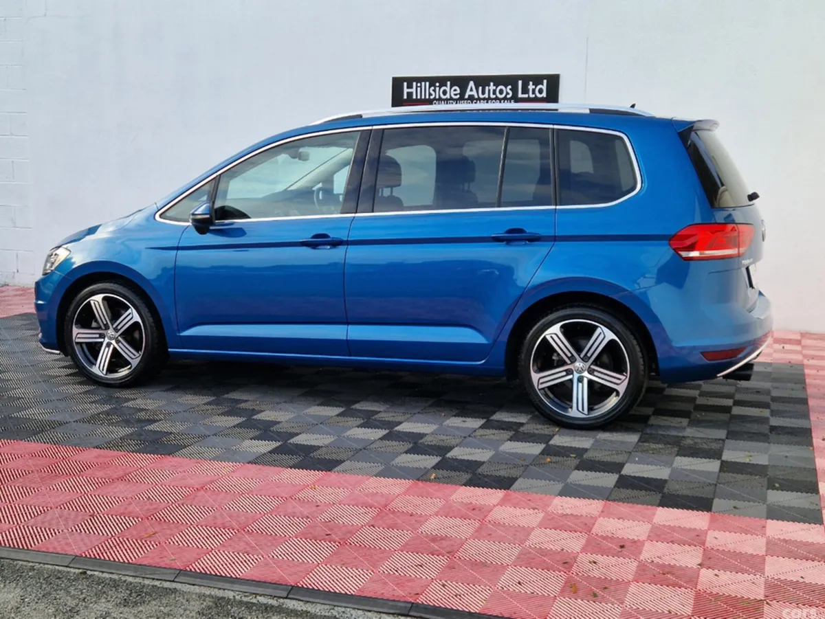 Volkswagen Touran SUV, Petrol, 2017, Blue