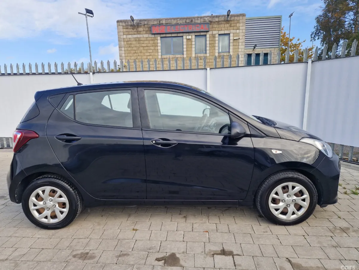 Hyundai i10 Hatchback, Petrol, 2017, Black