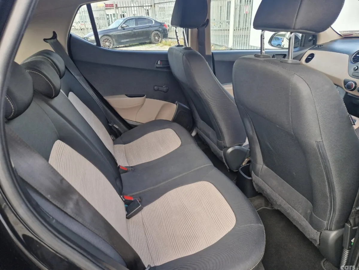 Hyundai i10 Hatchback, Petrol, 2017, Black
