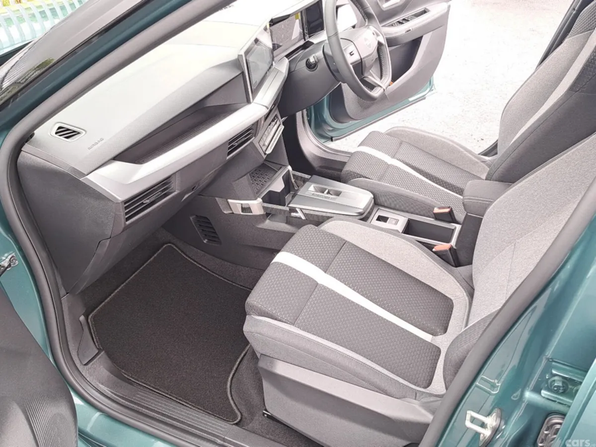 Opel Frontera SUV, Petrol Hybrid, 2027, Green