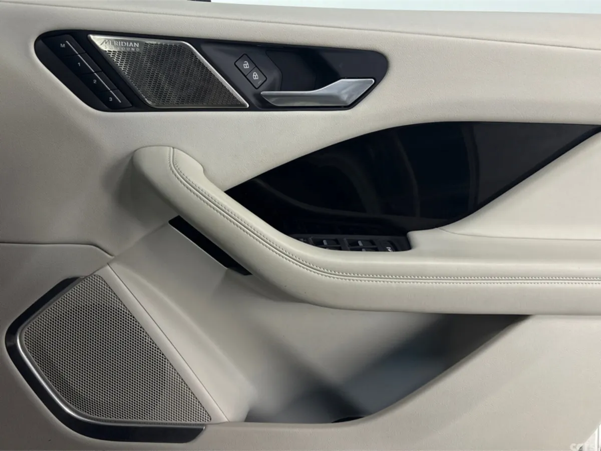Jaguar I-Pace Hatchback, Electric, 2022, Silver
