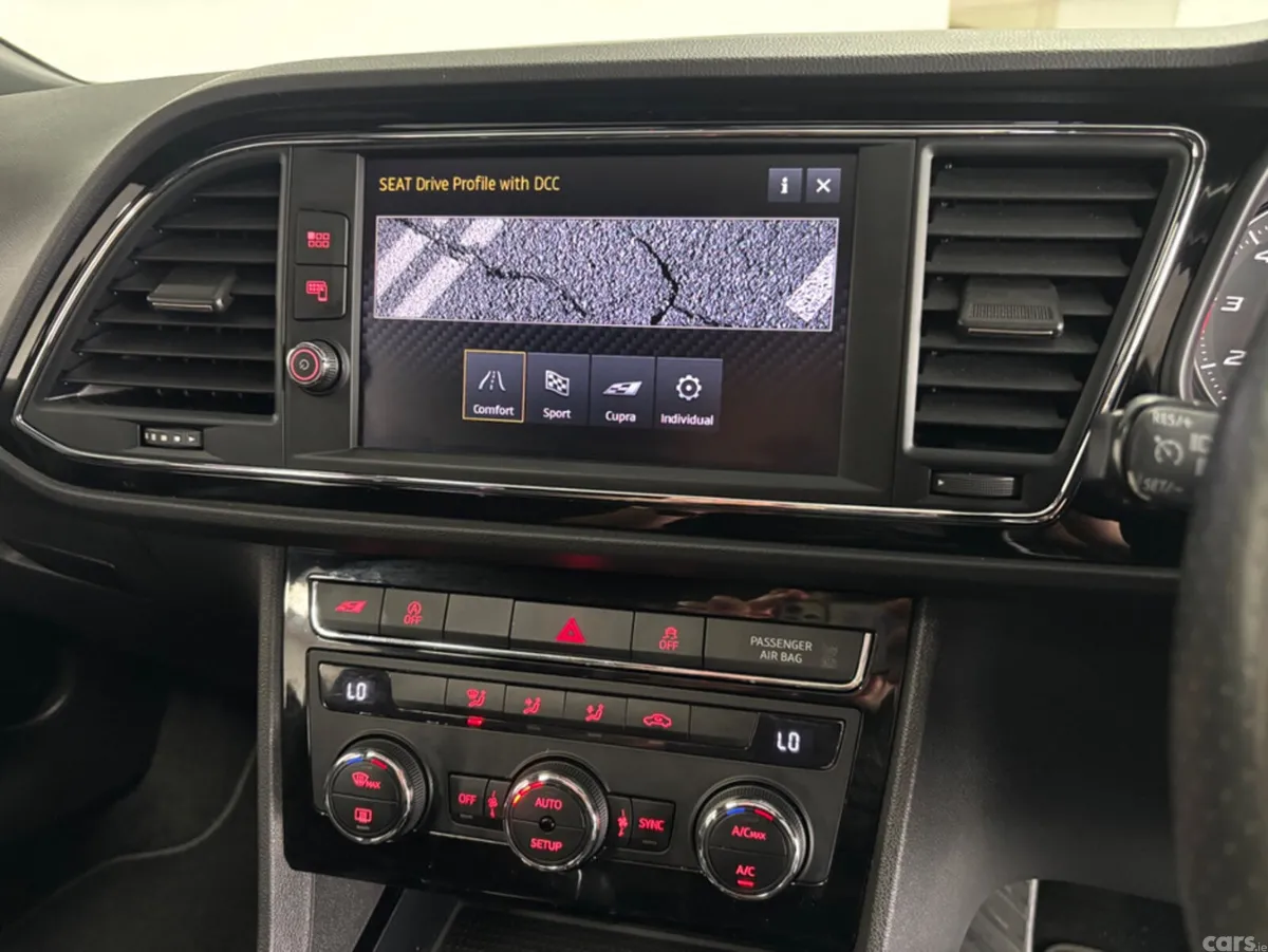 SEAT Leon Hatchback, Petrol, 2017, Blue