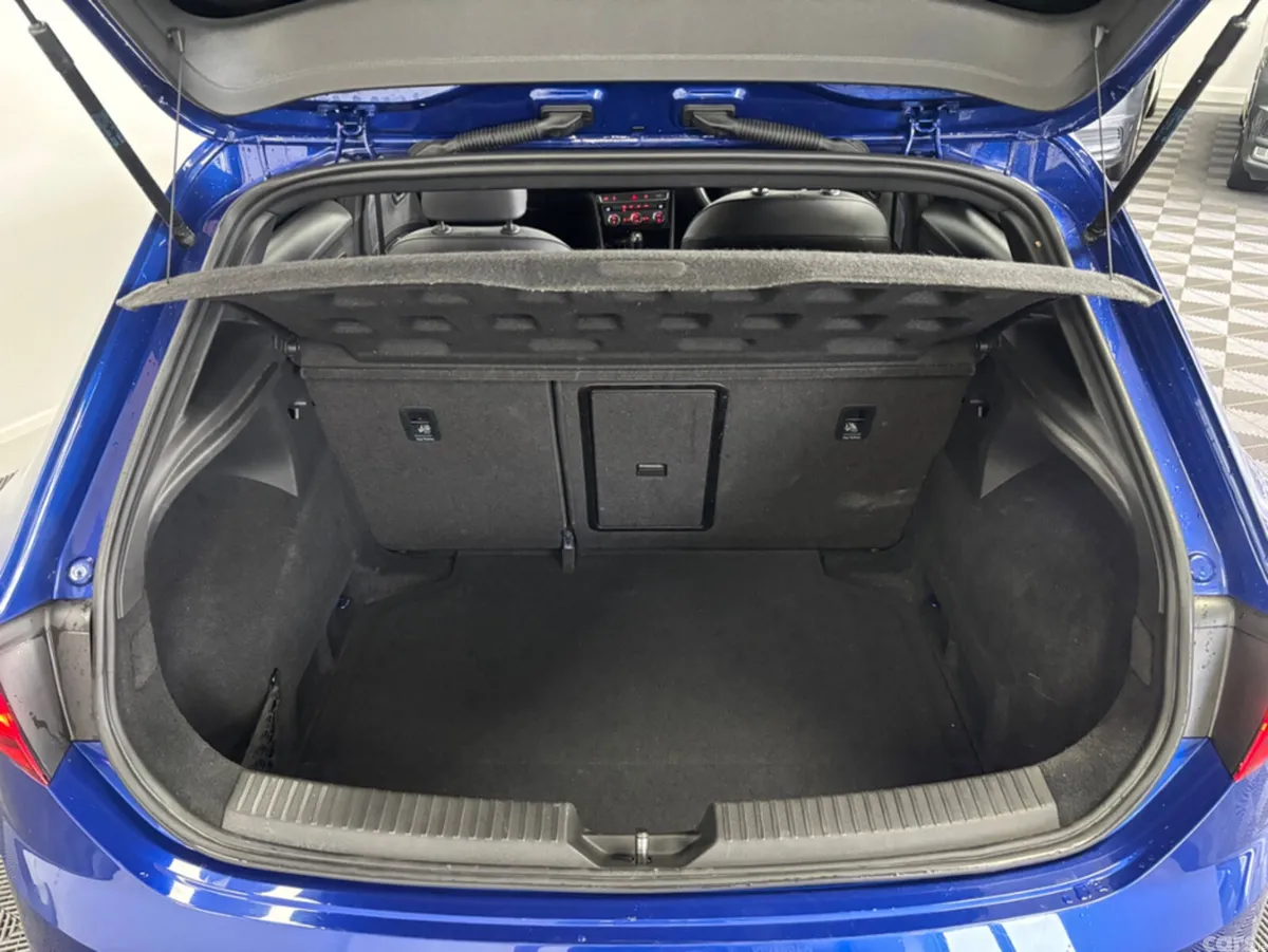 SEAT Leon Hatchback, Petrol, 2017, Blue