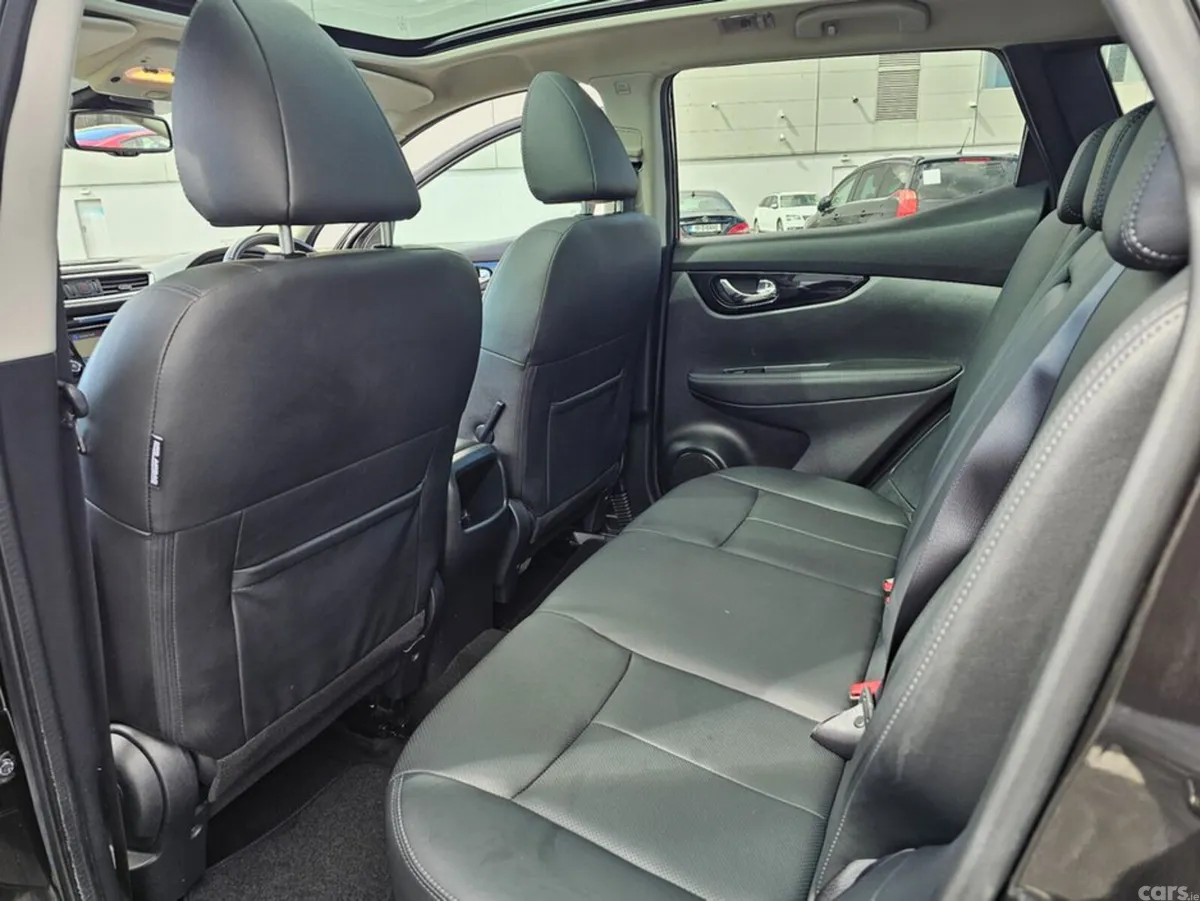 Nissan Qashqai MPV, Petrol, 2017, Black