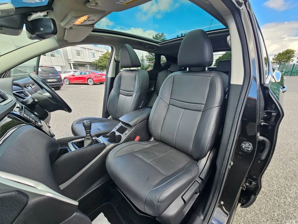 Nissan Qashqai MPV, Petrol, 2017, Black
