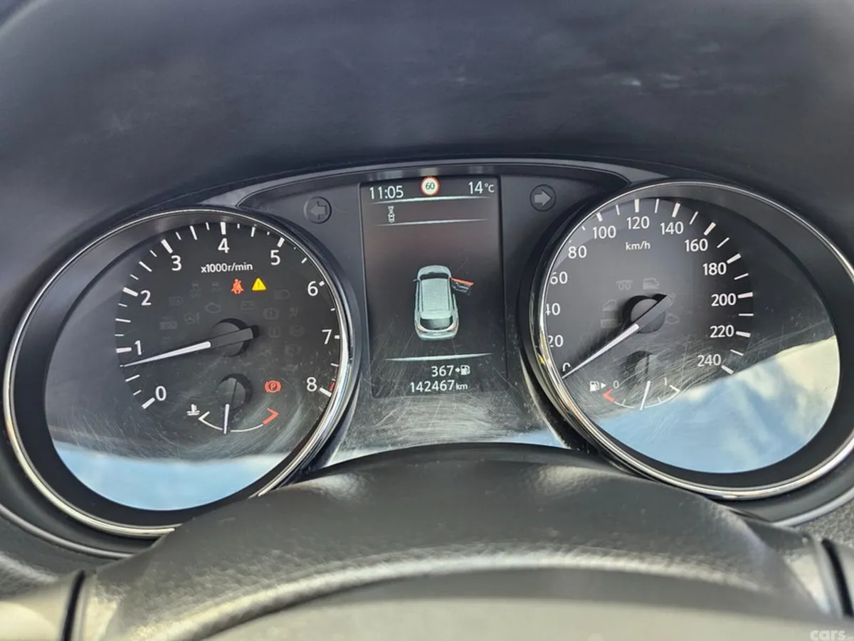 Nissan Qashqai MPV, Petrol, 2017, Black