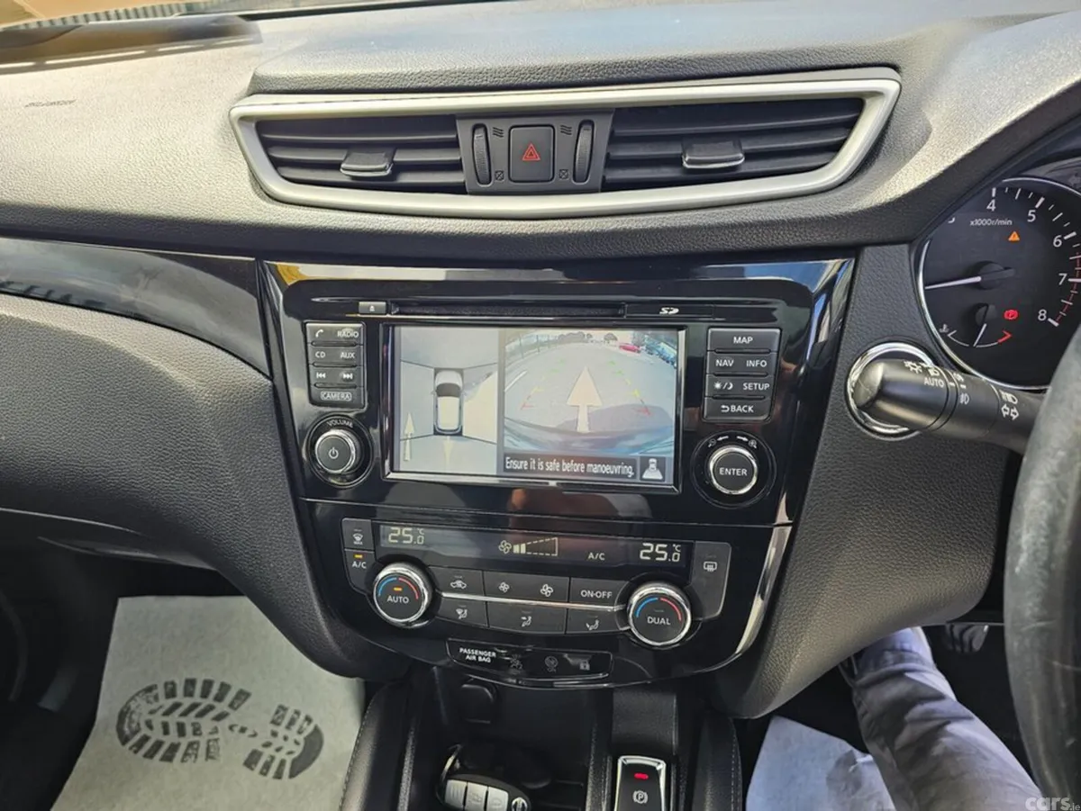 Nissan Qashqai MPV, Petrol, 2017, Black